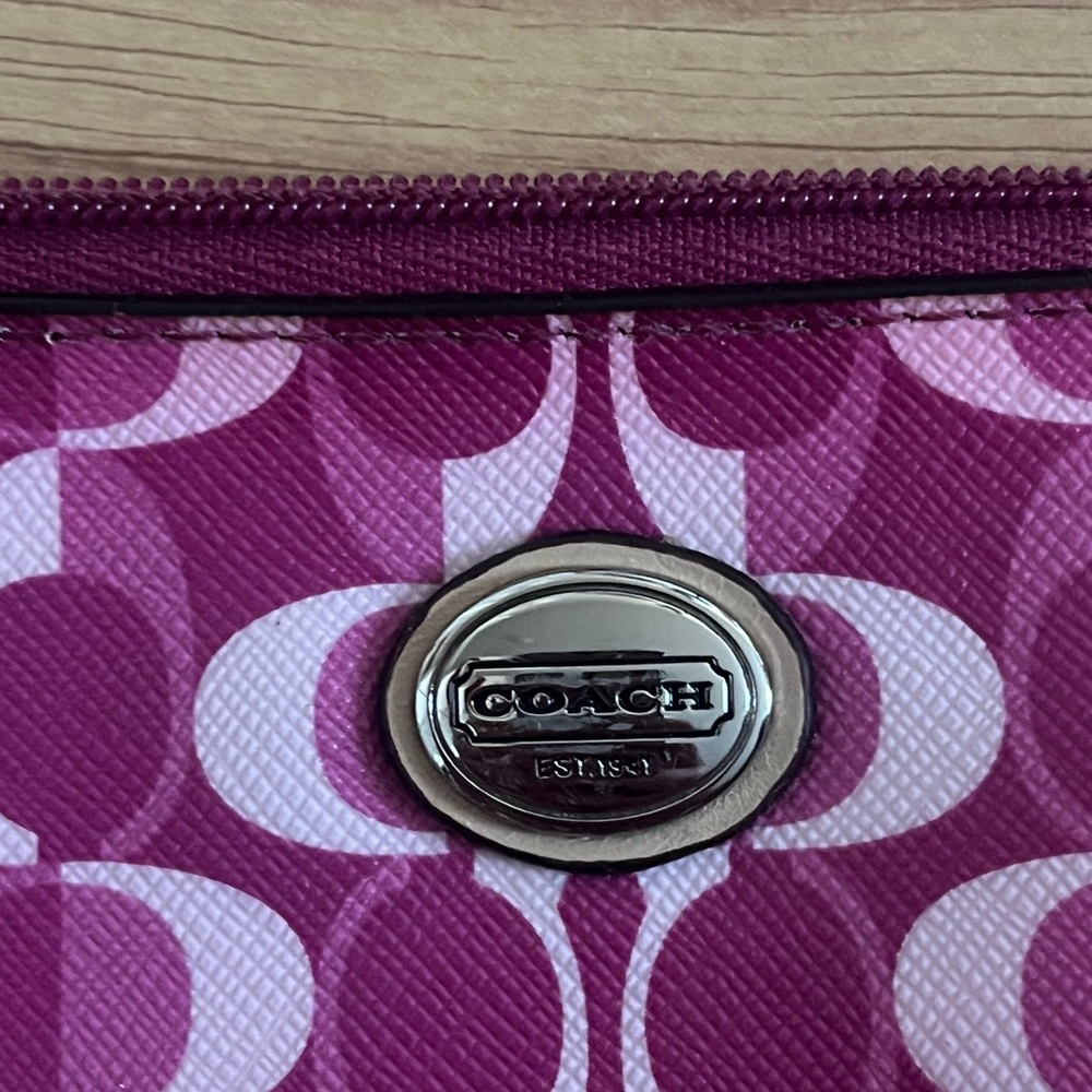 Coach Pink Pouch/ Makeup bag - Picture 3 of 6